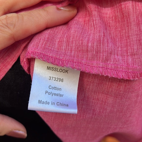 Pretty in Pink💕! Light weight cotton/poly blend long sleeve blouse. No ironing! - Picture 7 of 7
